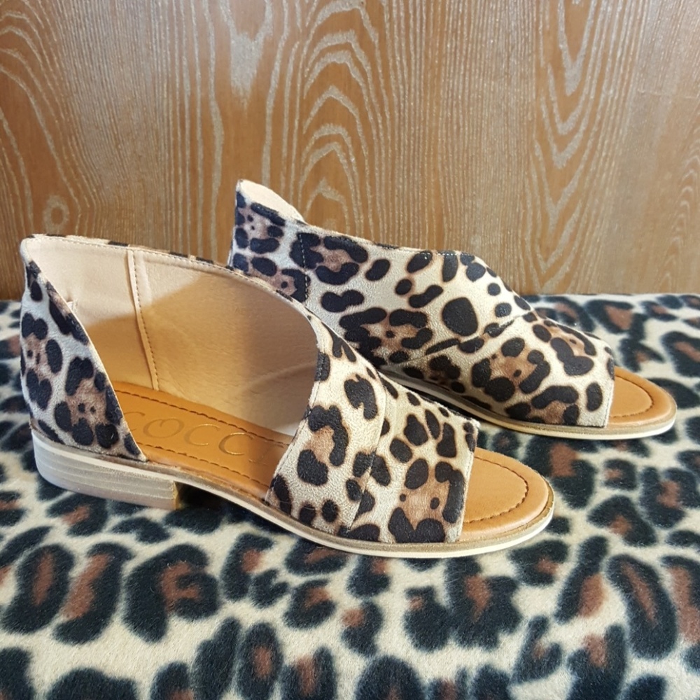 Adele Leopard Lotus Sandals NWB Size 6